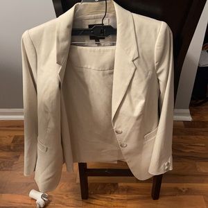 2 pc women’s suit
